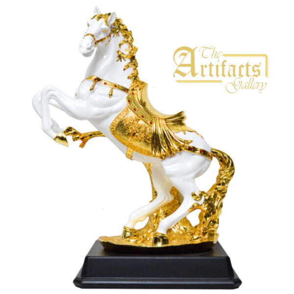 Royal Horse Sculpture (Multicolor)